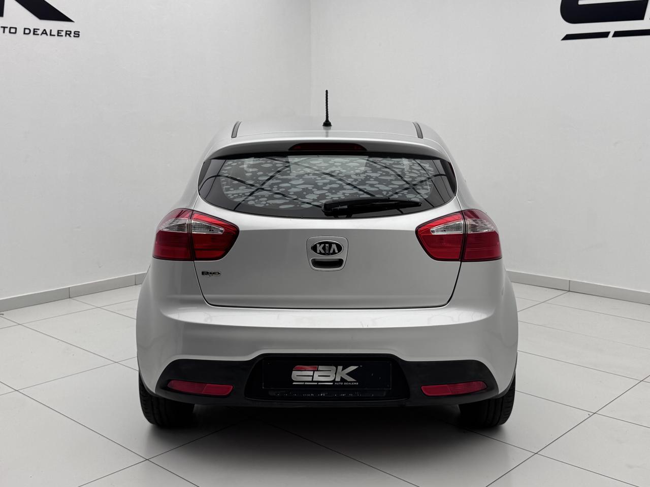 Kia Rio Hatch 1.4 EBK Diagonal Street
