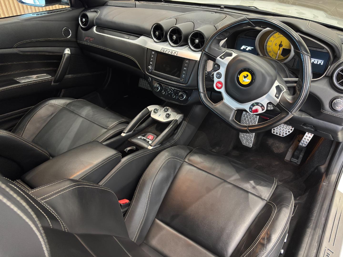 Ferrari FF FF Motor Barn