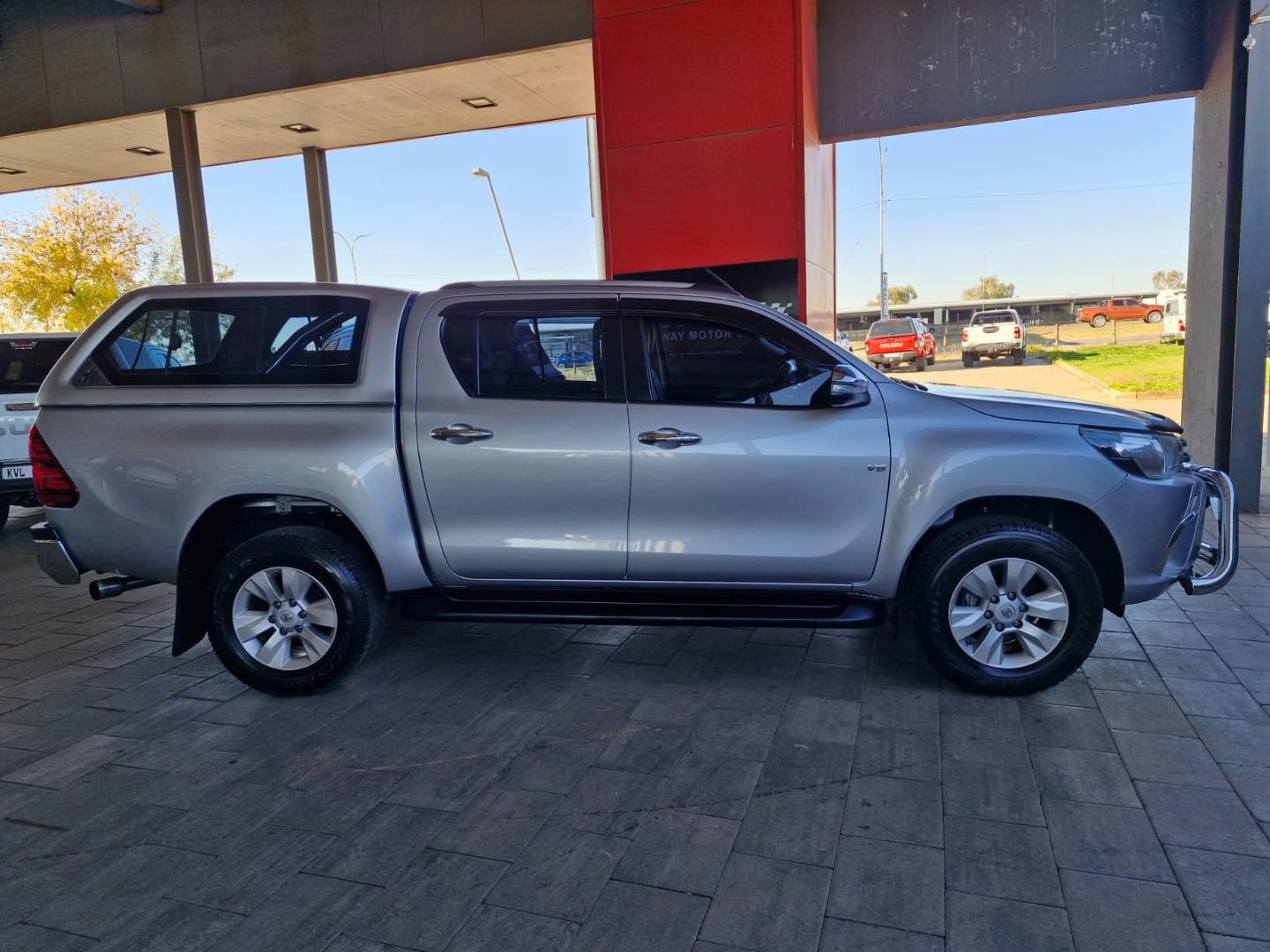Toyota Hilux 4.0 V6 Double Cab Raider Highway Motors Klerksdorp (Pty) Ltd 1
