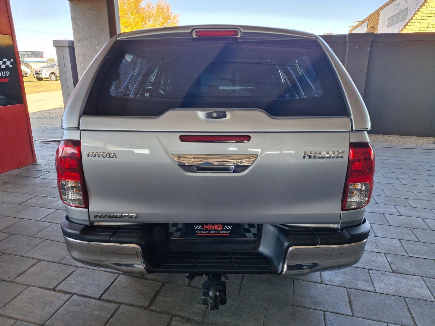 Toyota Hilux 4.0 V6 Double Cab Raider Highway Motors Klerksdorp (Pty) Ltd 1