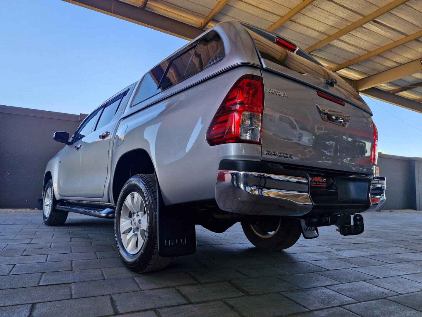 Toyota Hilux 4.0 V6 Double Cab Raider Highway Motors Klerksdorp (Pty) Ltd 1
