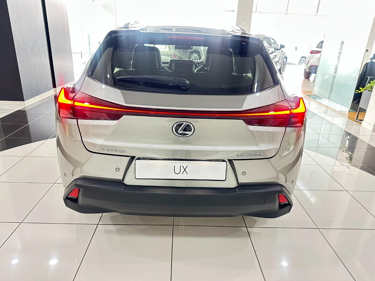 Lexus UX 300h EX Lexus the Glen