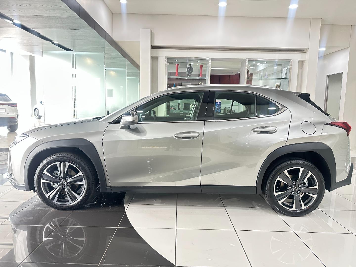 Lexus UX 300h EX Lexus the Glen