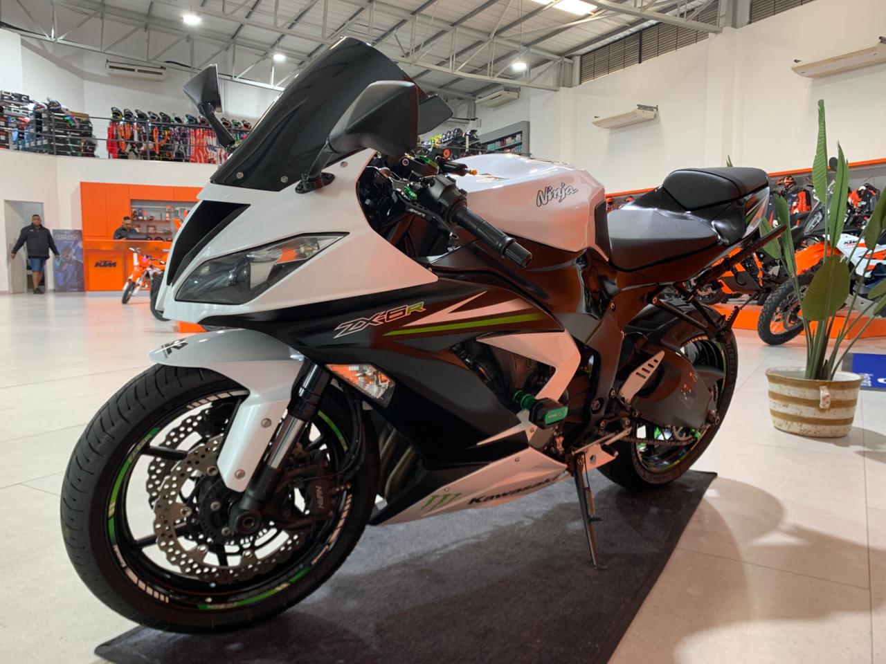 Kawasaki zx6r bikes for sale in Umhlanga - AutoTrader