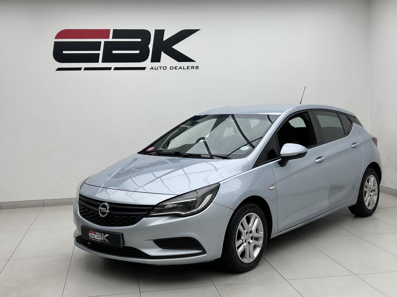Opel Astra Hatch 1.0T EBK Main Street