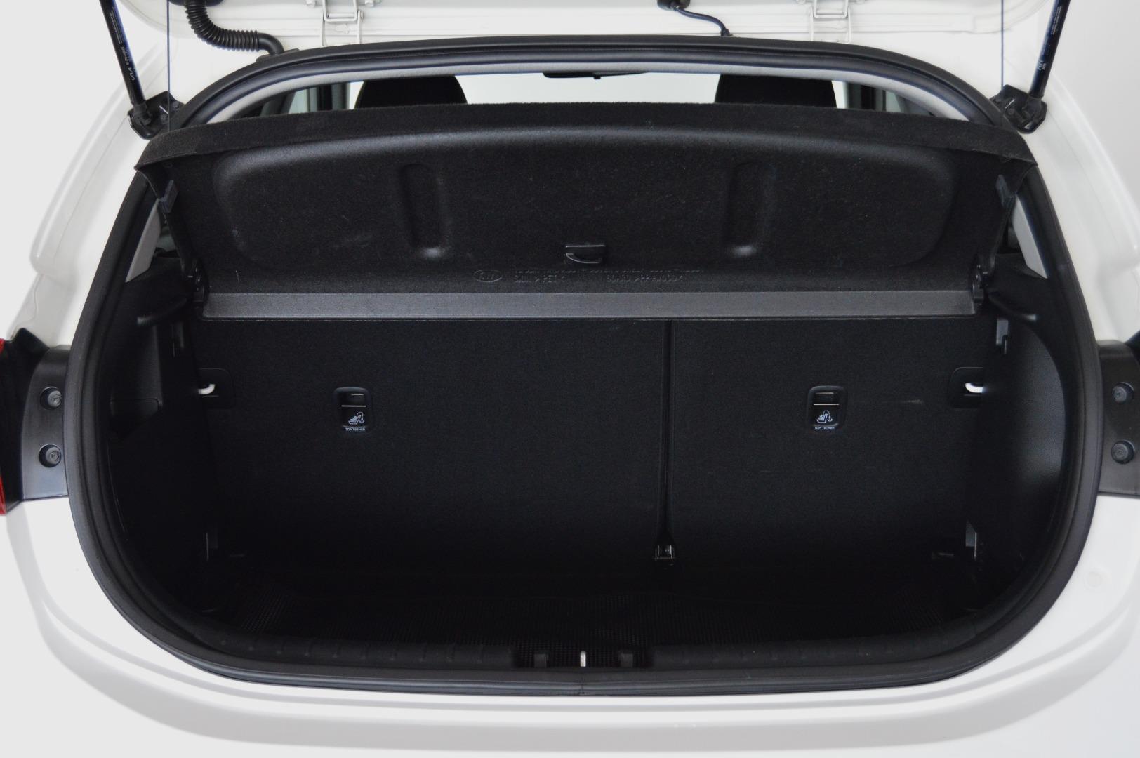 Kia Rio hatch 1.2 LS Mazda Port Elizabeth