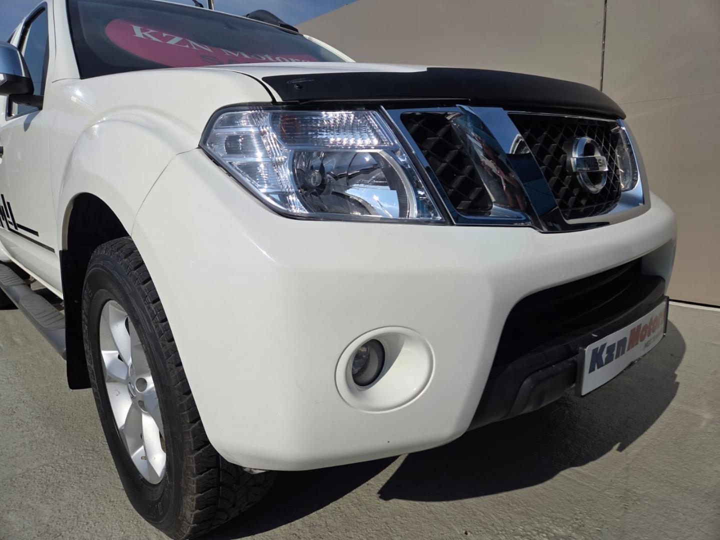 Nissan Navara 2.5dCi Double Cab 4x4 LE KZN Motors