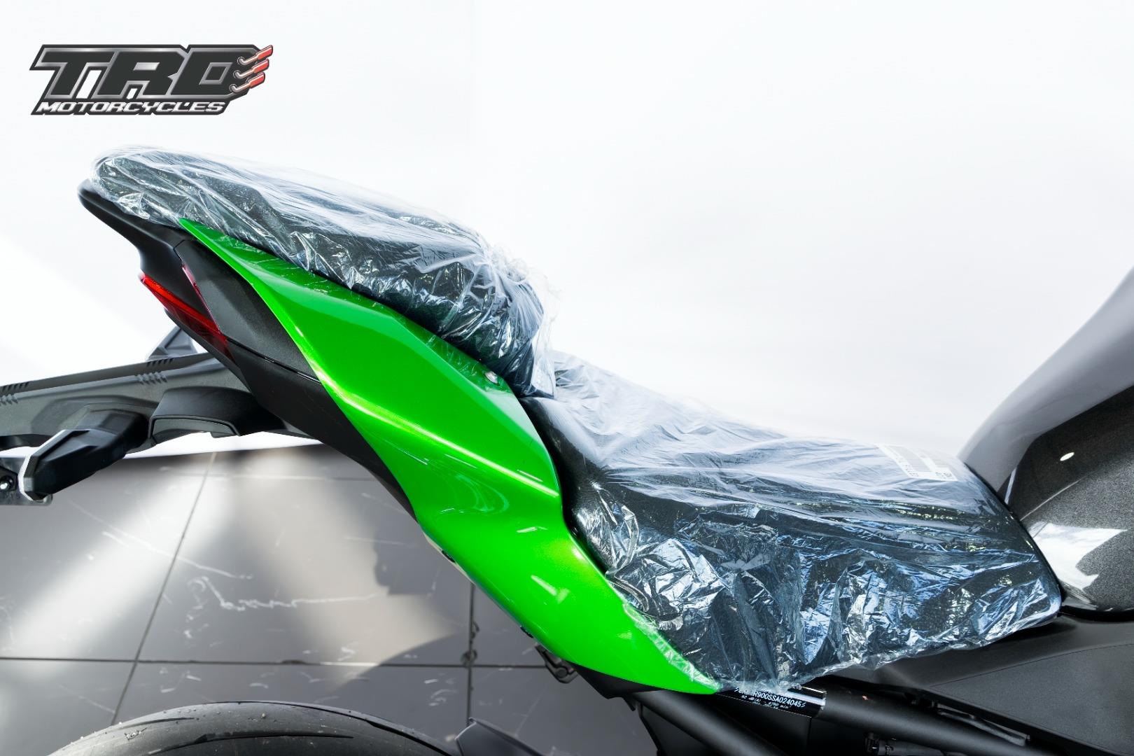 Kawasaki Z900 ABS ABS (zr900) Trd Motorcycles
