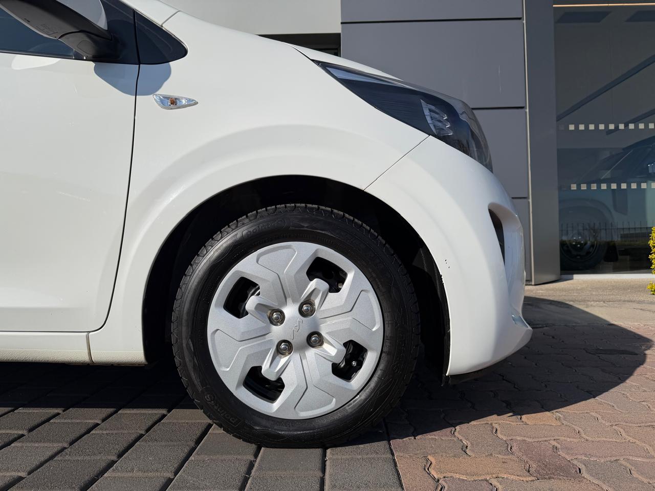 Kia Picanto 1.0 Street auto Jaguar Land Rover The Glen