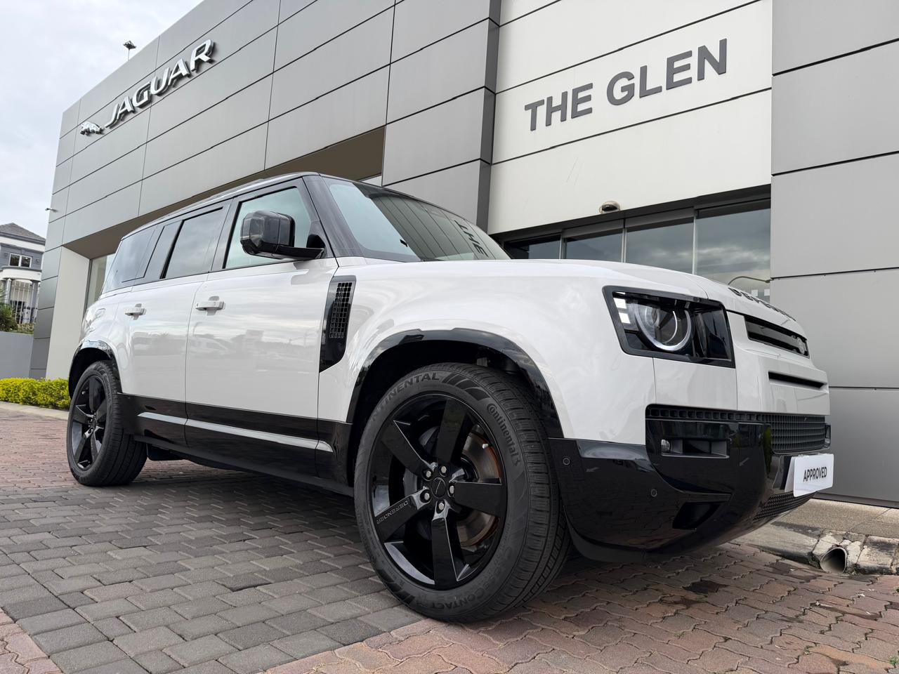 2026 Land Rover Defender 110 P425 X-Dynamic HSE