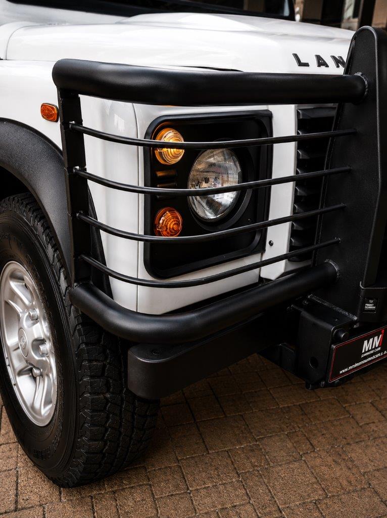 2014 Land Rover Defender 110 TD Station Wagon S image 5