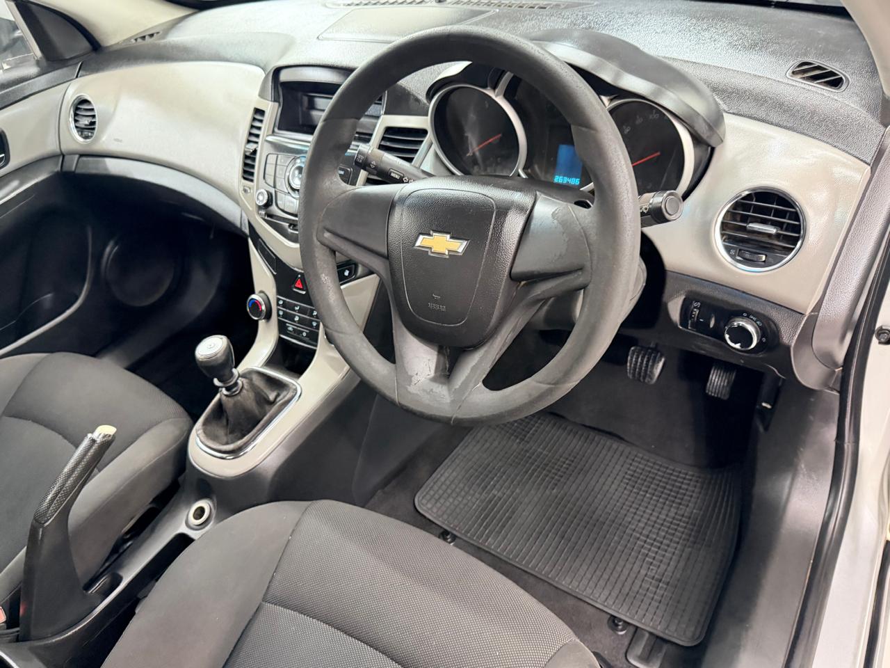 Chevrolet Cruze 1.6 L Auto Addicts