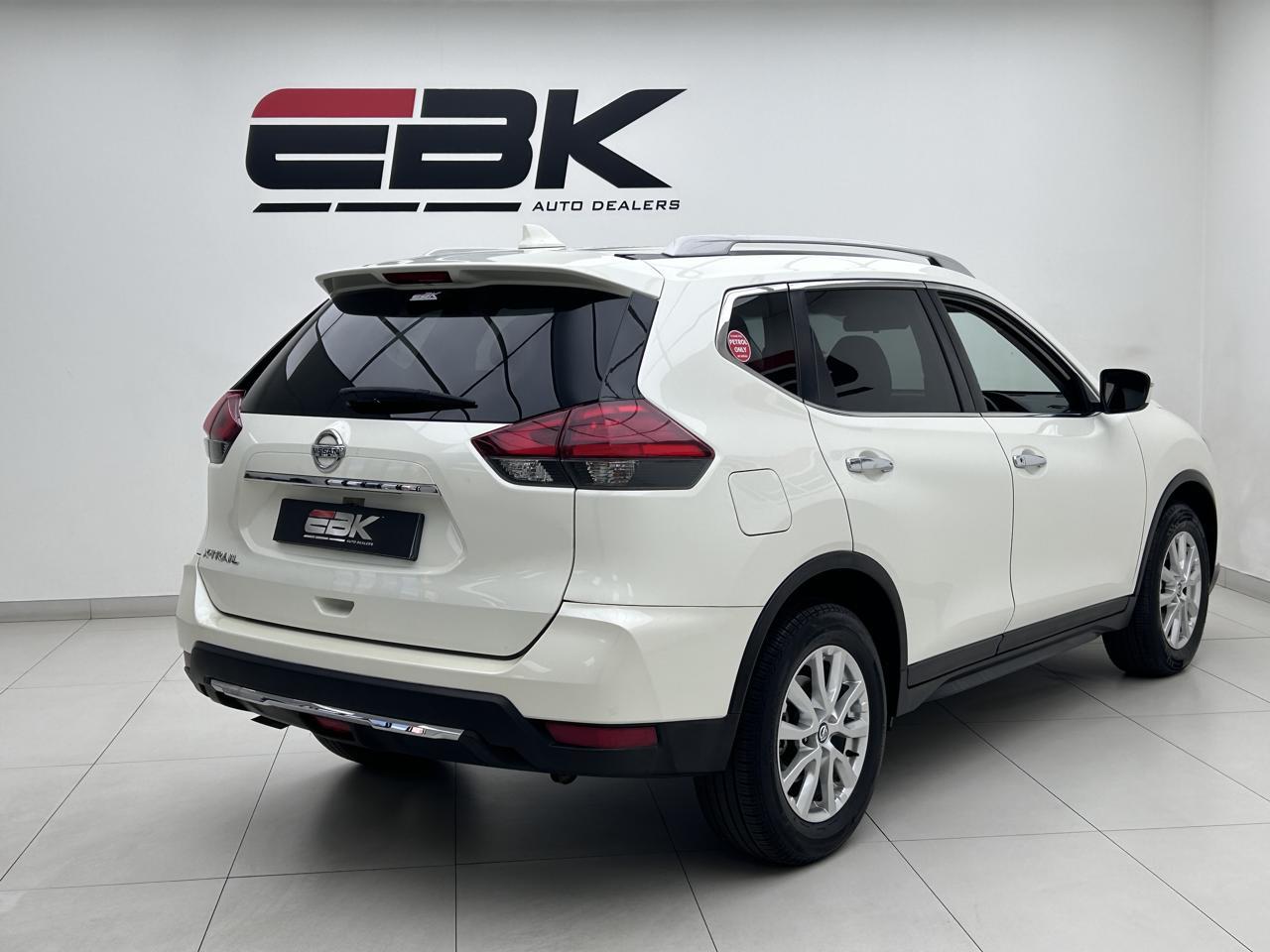 Nissan X-Trail 2.5 4x4 Acenta EBK Main Street