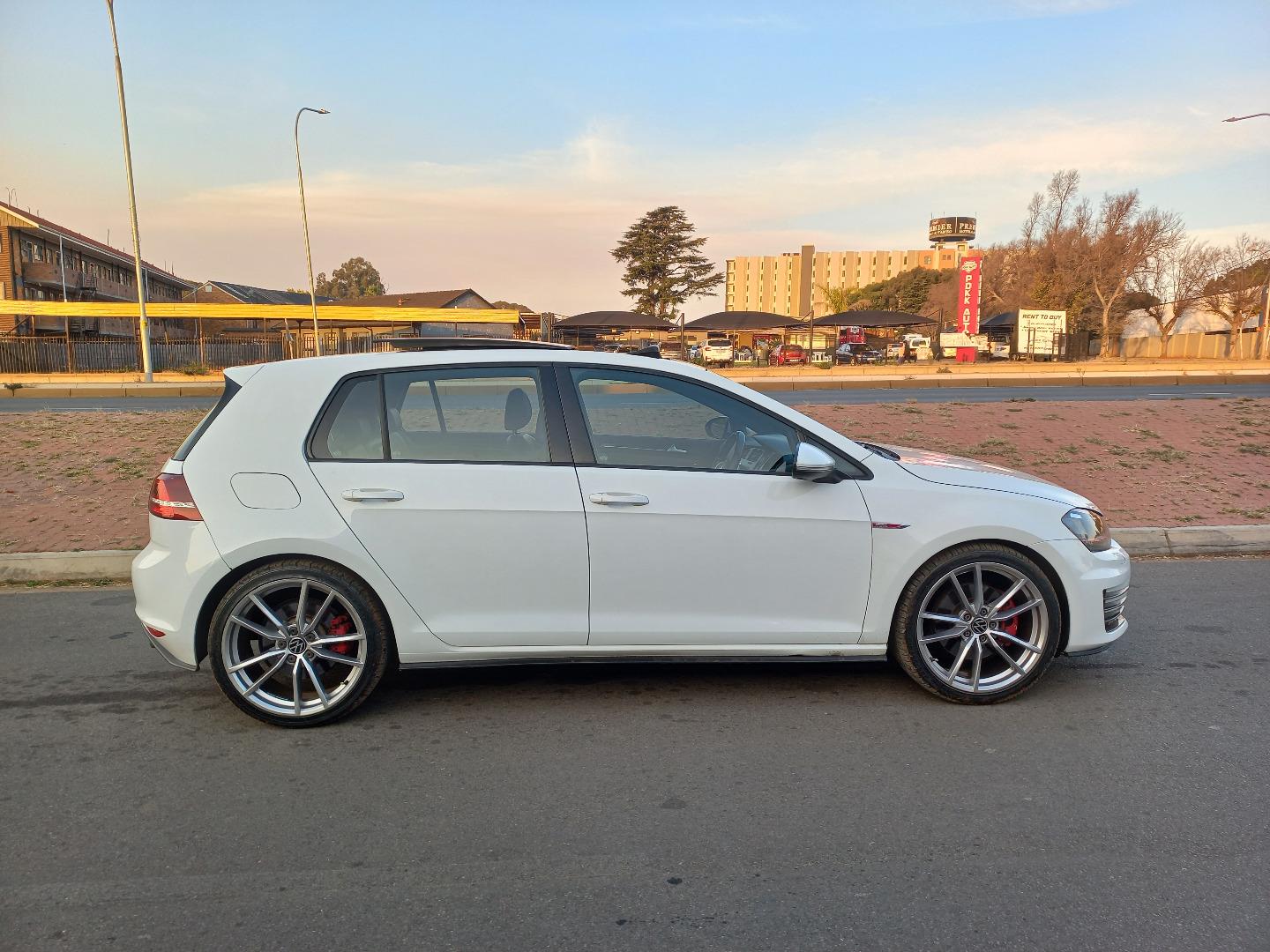 Volkswagen Golf GTI Auto Tony Motors