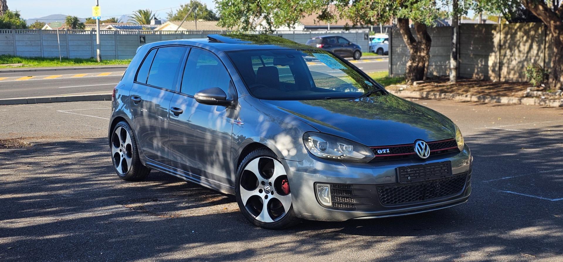 2012 Volkswagen Golf GTI Auto