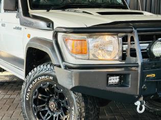 2015 Toyota Land Cruiser 79 4.5D-4D LX V8 Double Cab for sale