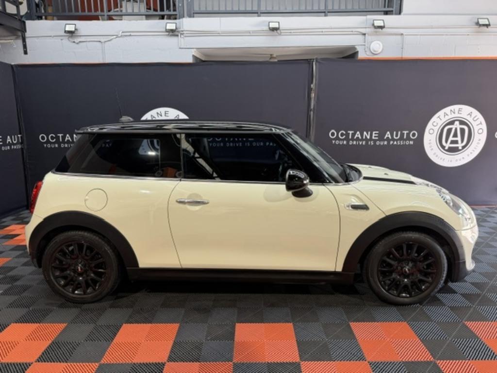 MINI Hatch Cooper Hatch 3-Door Auto Octane Auto