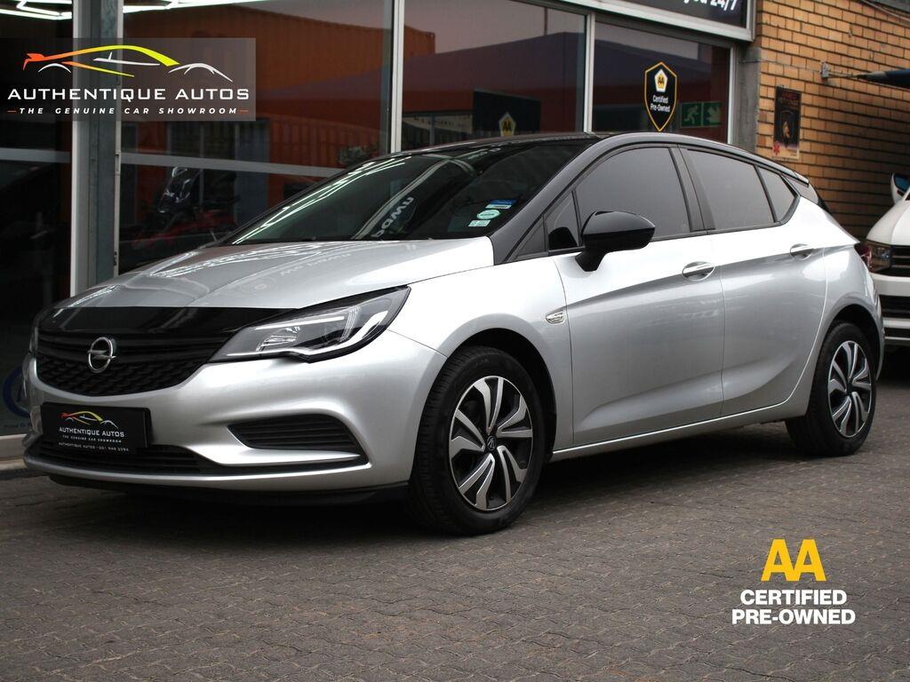 Opel Astra Hatch 1.0T Essentia Authentique Autos