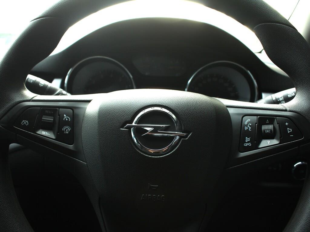 Opel Astra Hatch 1.0T Essentia Authentique Autos