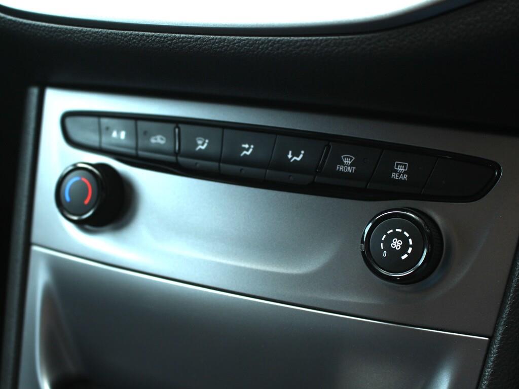 Opel Astra Hatch 1.0T Essentia Authentique Autos