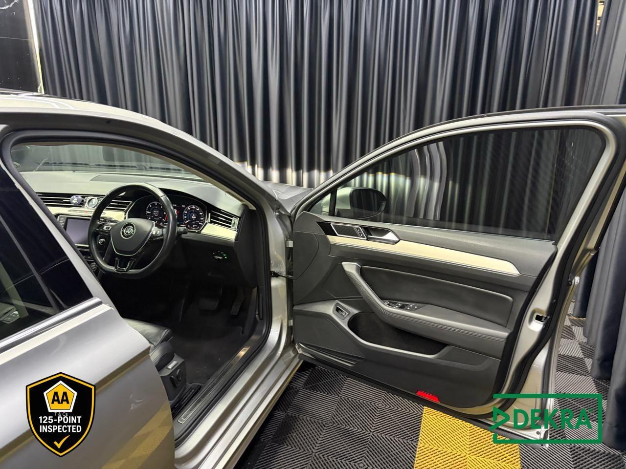 Volkswagen Passat 2.0TDI Executive R-Line Koos and Mike Cars