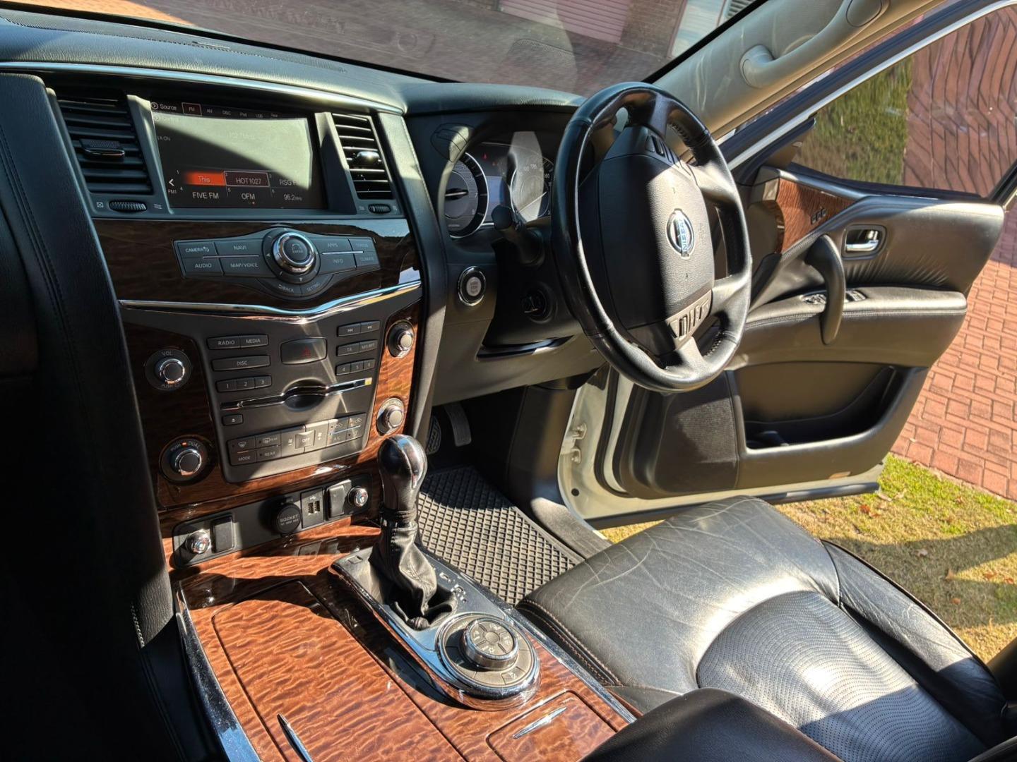 Nissan Patrol 5.6 V8 LE Premium 4WD