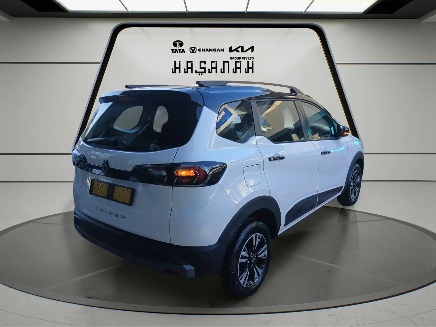 Renault Triber 1.0 Iconic Manual Kia/Tata/Changan Springfield