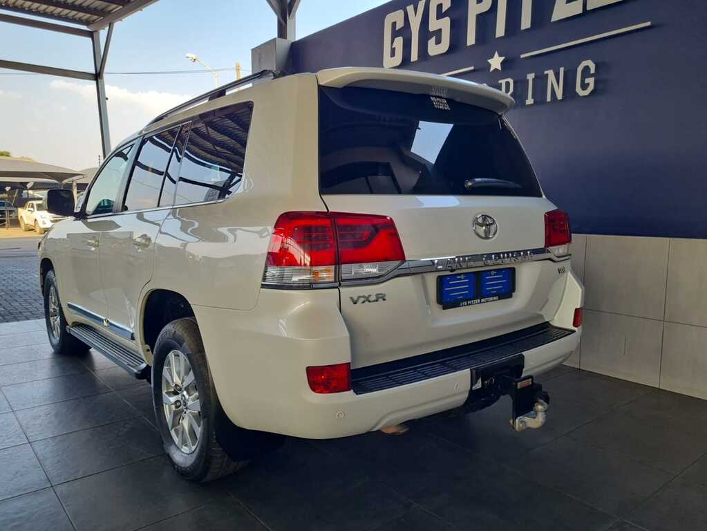 Toyota Land Cruiser 200 4.5D-4D V8 VX-R Gys Pitzer Motors Lindo Park