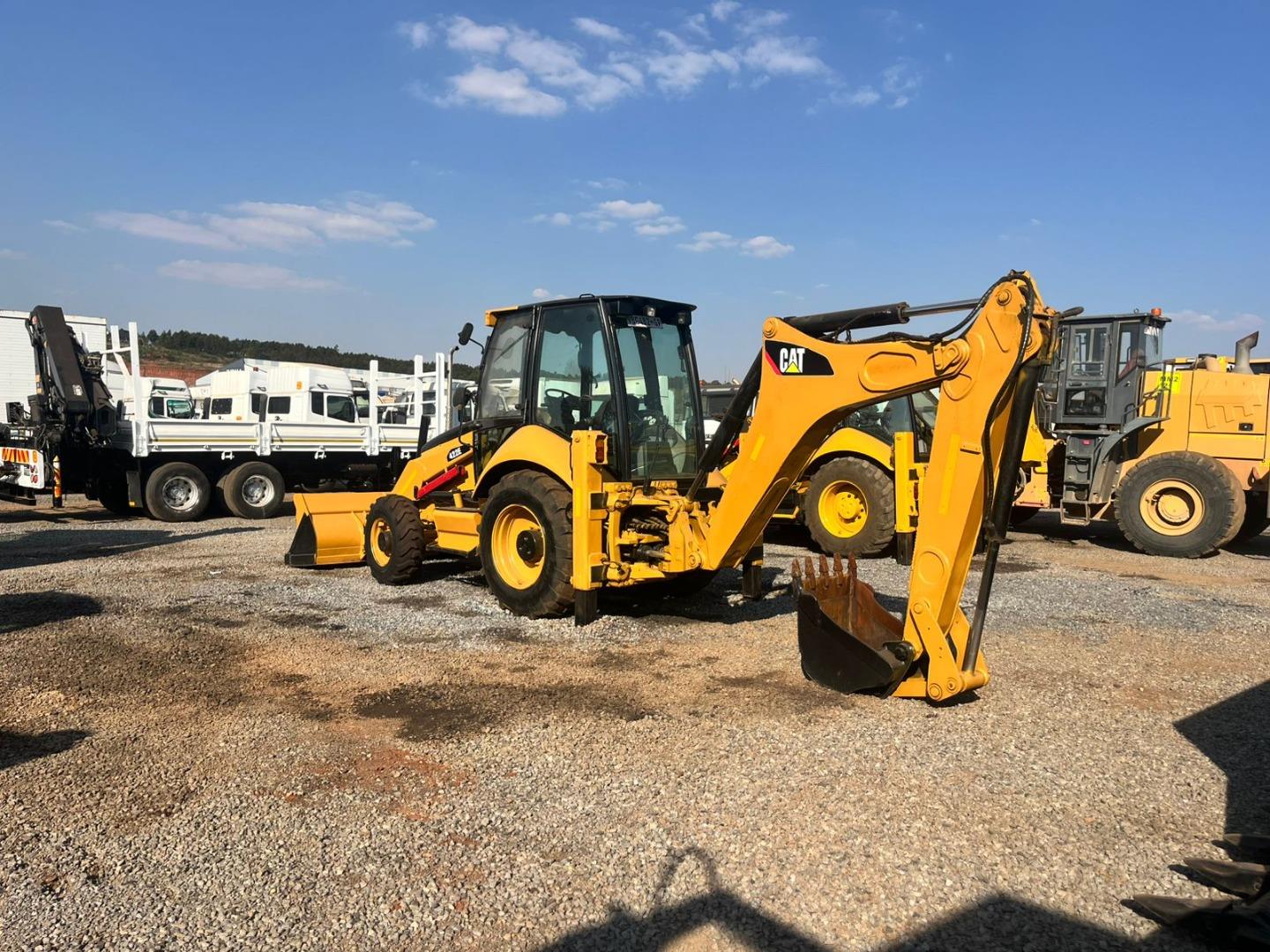 CAT 422E Auction Operation