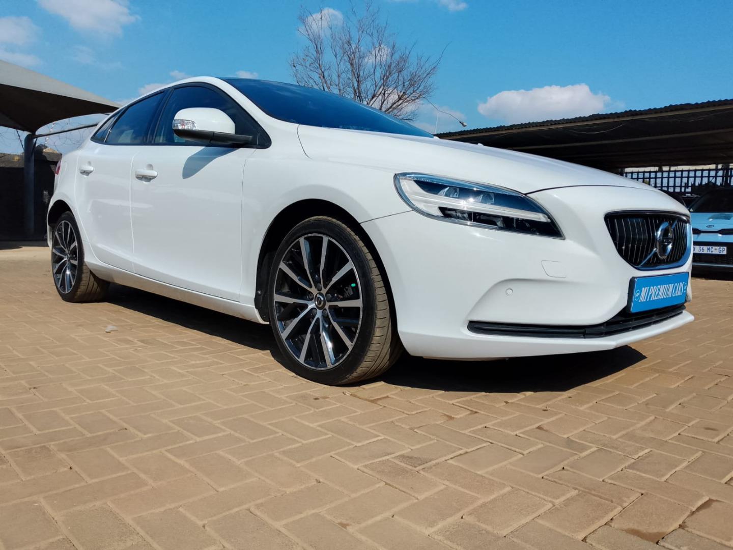 Volvo V40 D2 Inscription MI Premium Cars