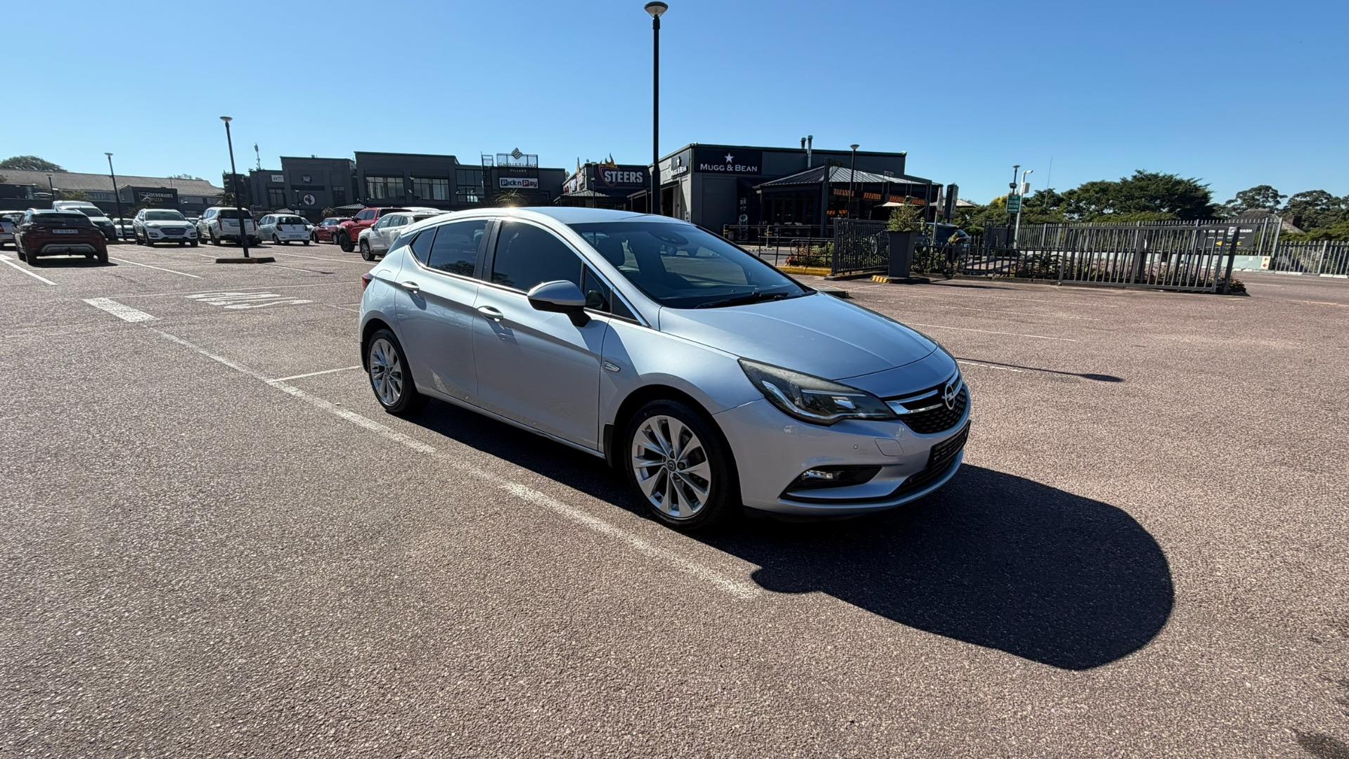 Opel Astra Hatch 1.4T Enjoy Auto Super Auto