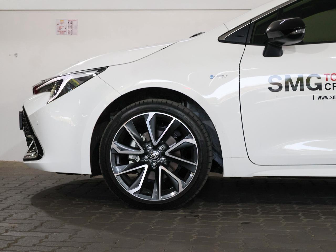 Toyota Corolla Hatch 1.8 Hybrid XR SMG Toyota Cresta