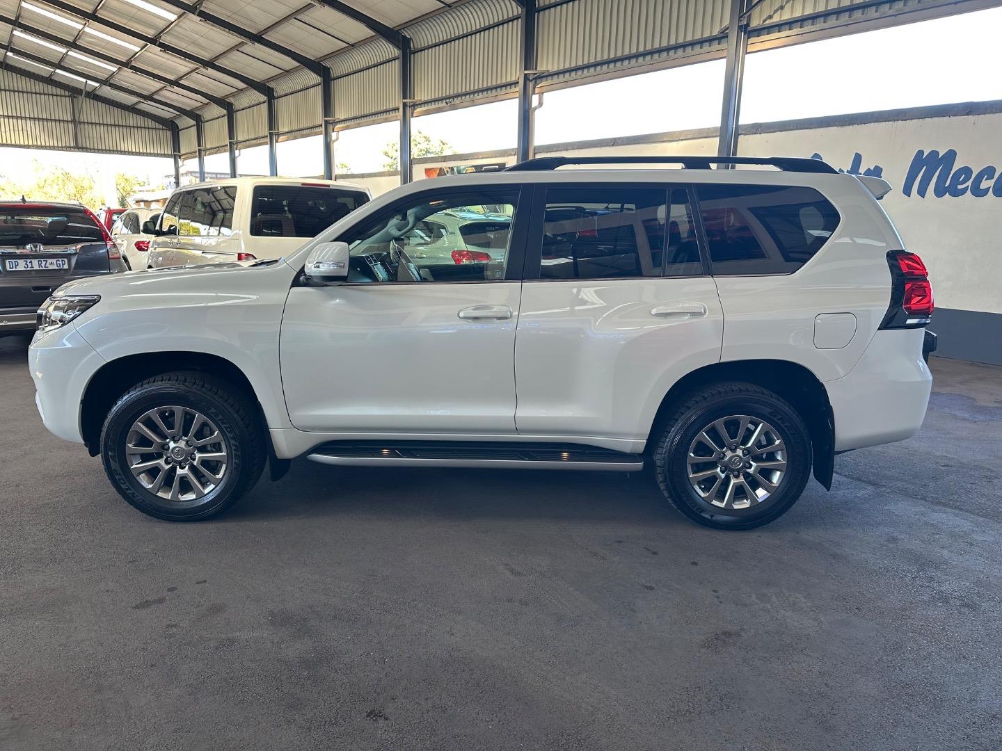 Toyota Land Cruiser Prado 2.8GD VX-L Auto Mecca