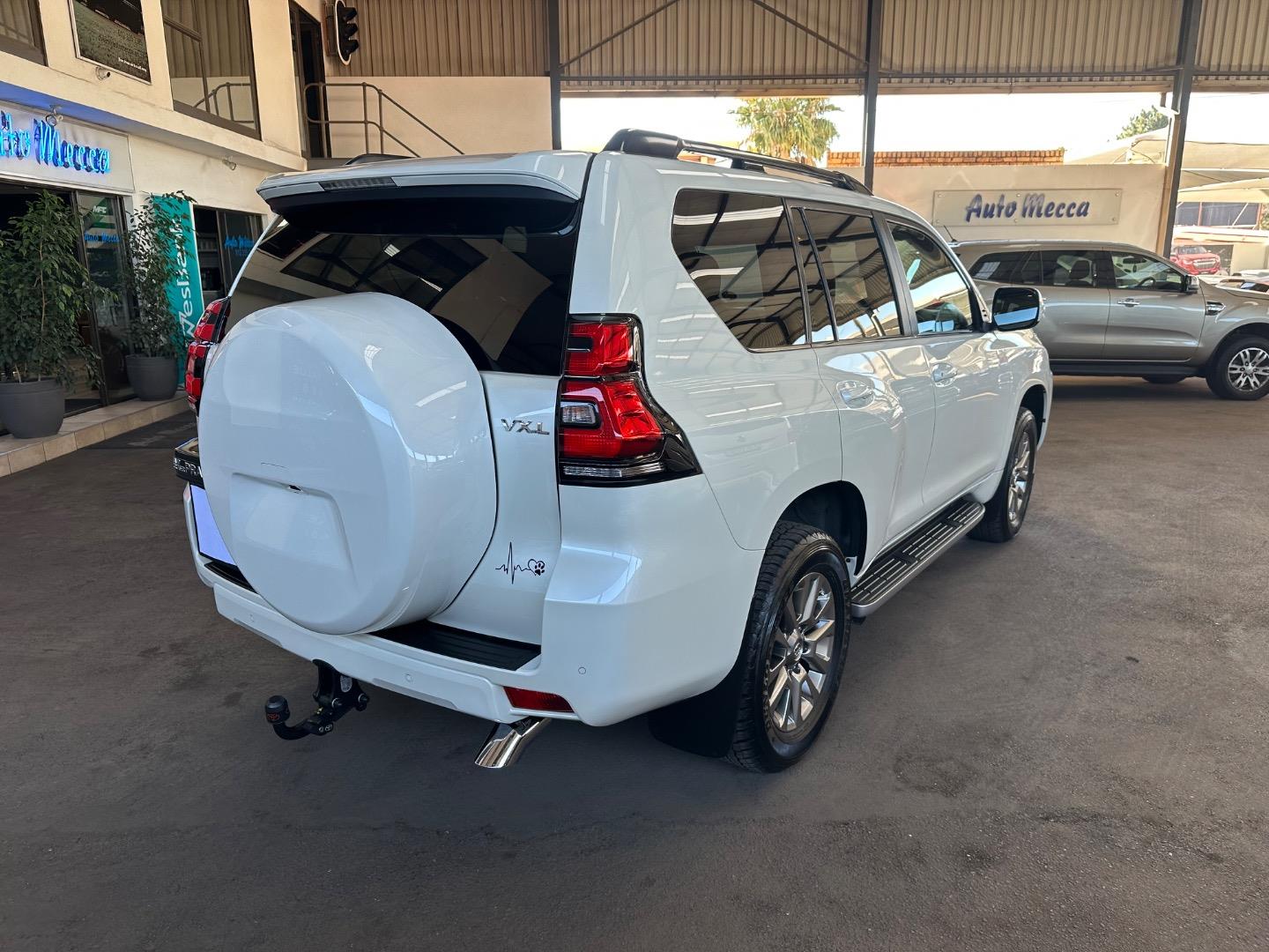 Toyota Land Cruiser Prado 2.8GD VX-L Auto Mecca