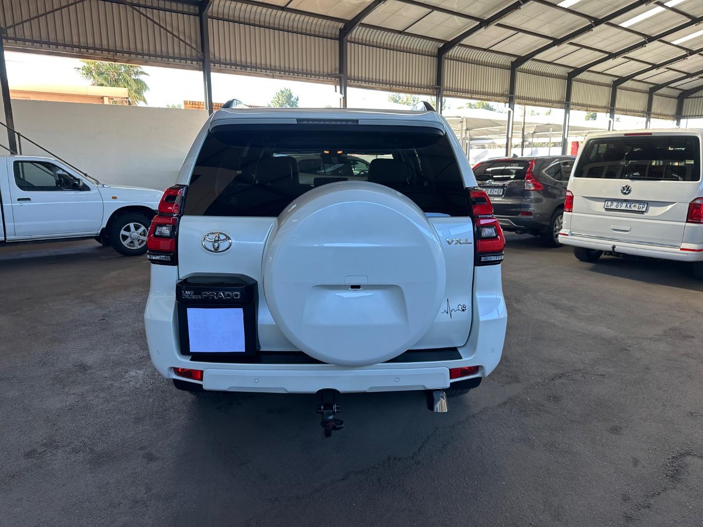 Toyota Land Cruiser Prado 2.8GD VX-L Auto Mecca