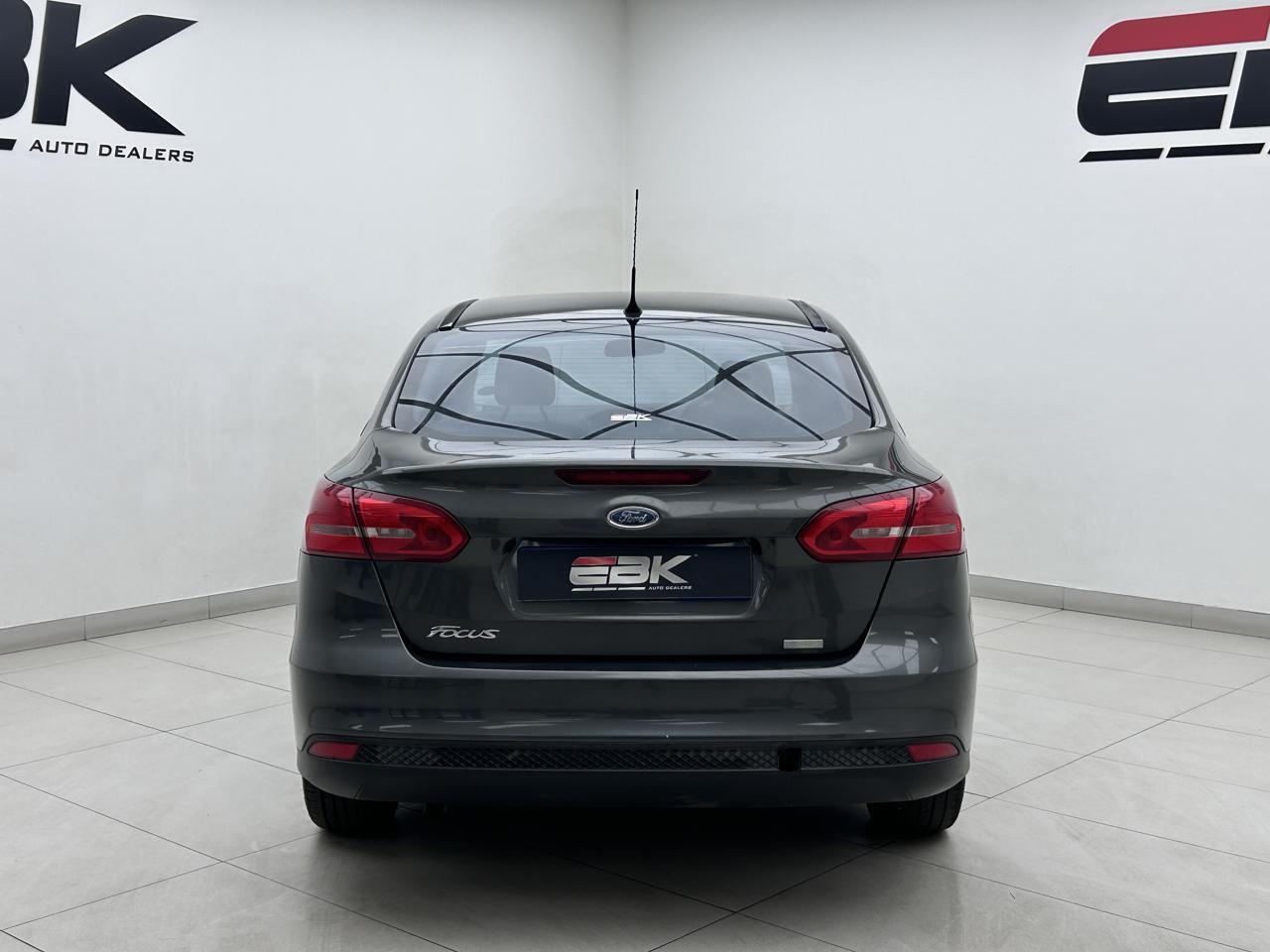 Ford Focus Sedan 1.0T Ambiente EBK Main Street
