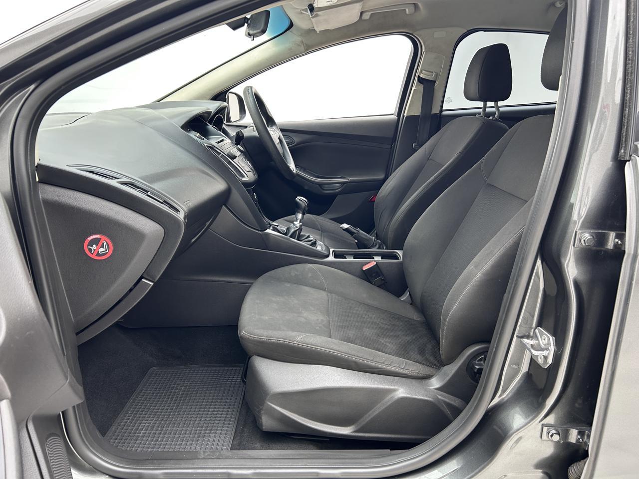 Ford Focus Sedan 1.0T Ambiente EBK Main Street