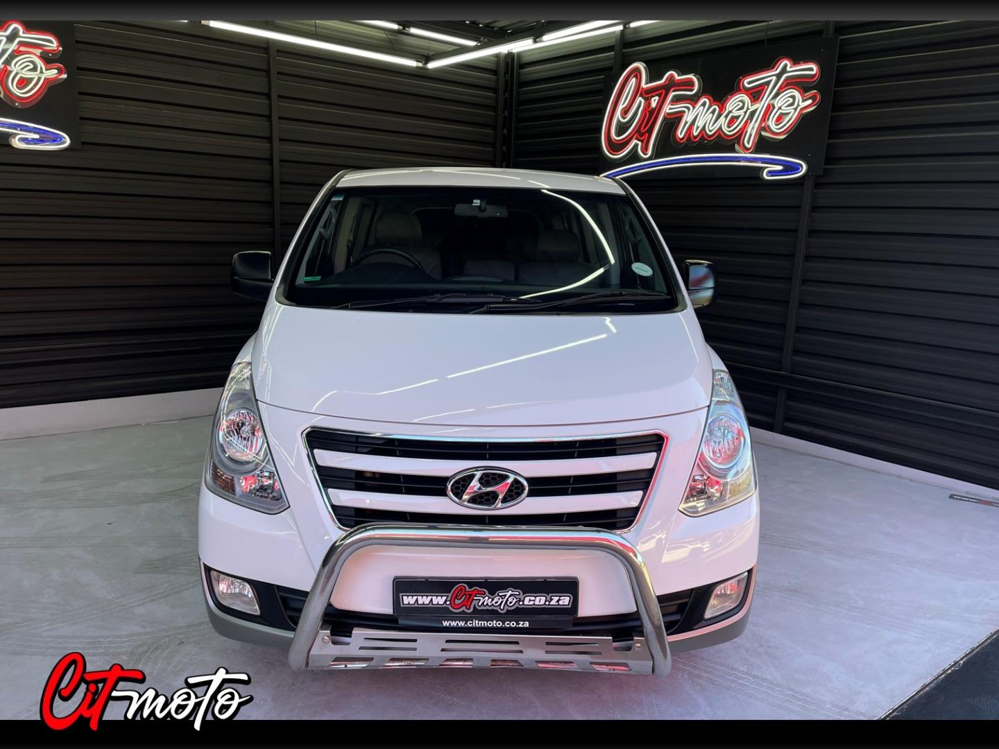 Hyundai H-1 2.5VGTi Bus CITMoto