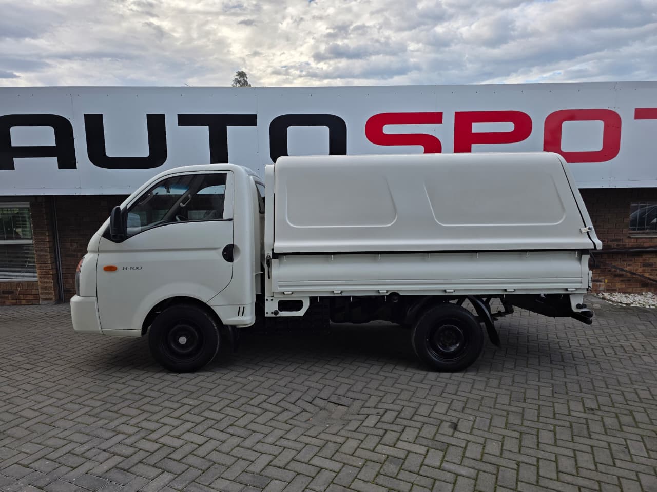 Hyundai H-100 Bakkie 2.6D Auto Spot