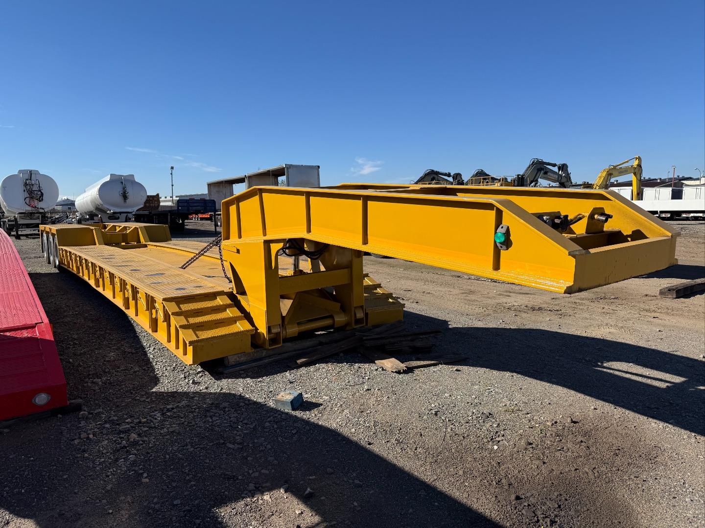SUPERIOR 3 AXLE lowbed Nationwide Trucks