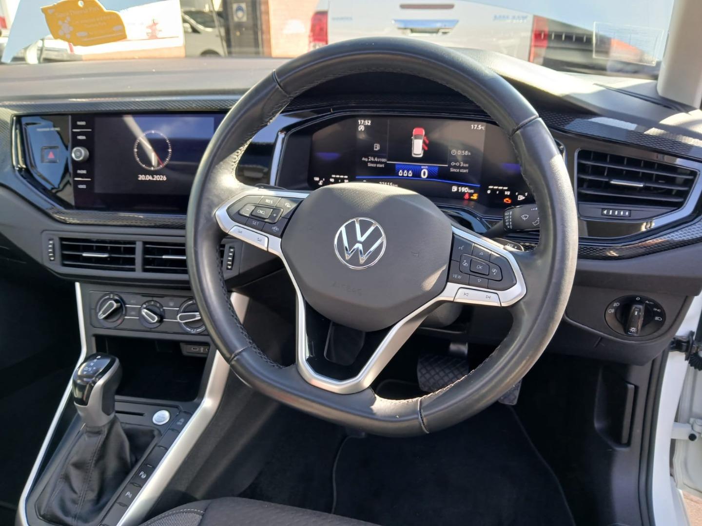 Volkswagen Polo Hatch 1.0TSI Life Auto OJB Auto Innovations