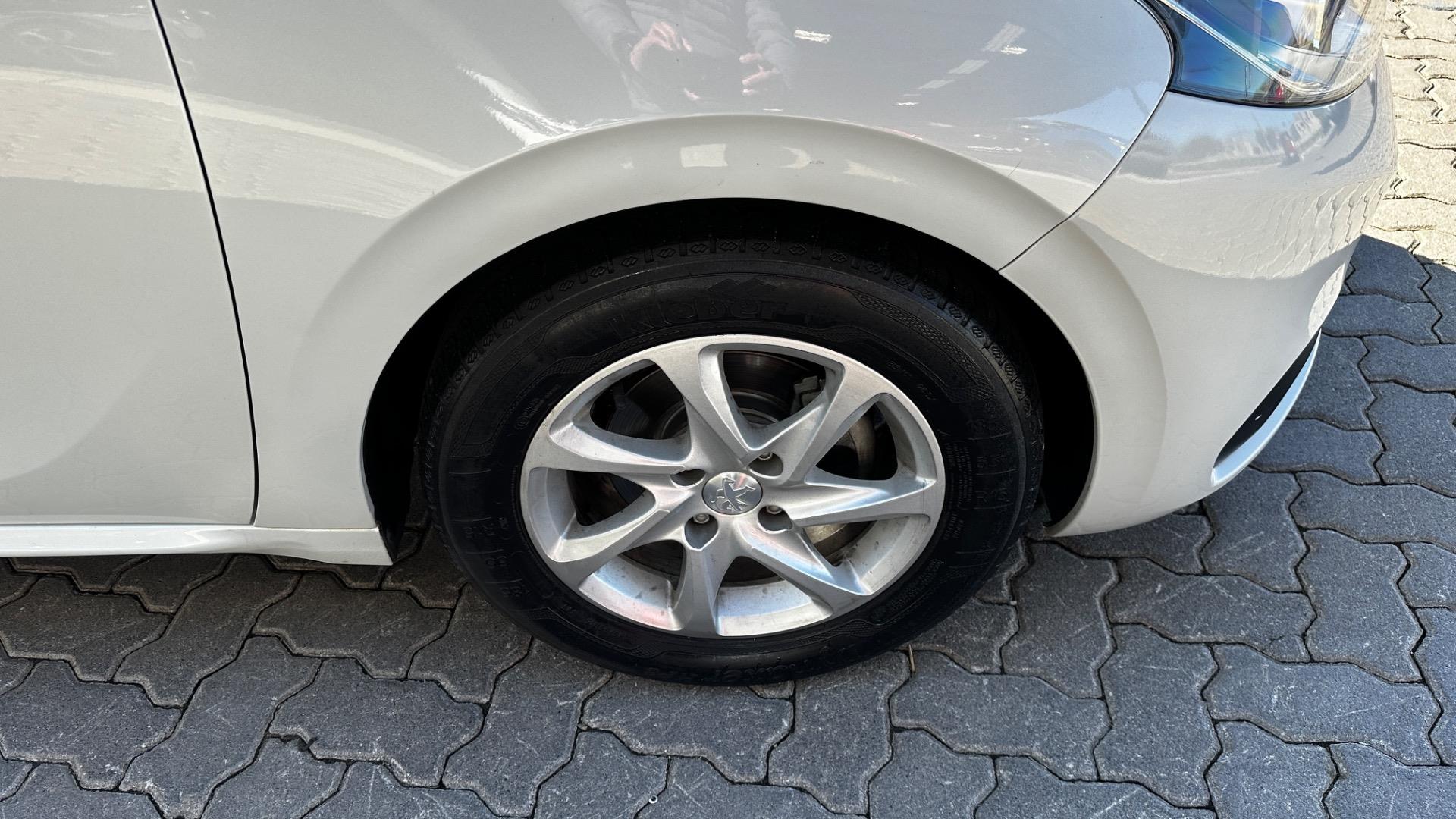 Peugeot 208 1.2 Active Mazda East Rand