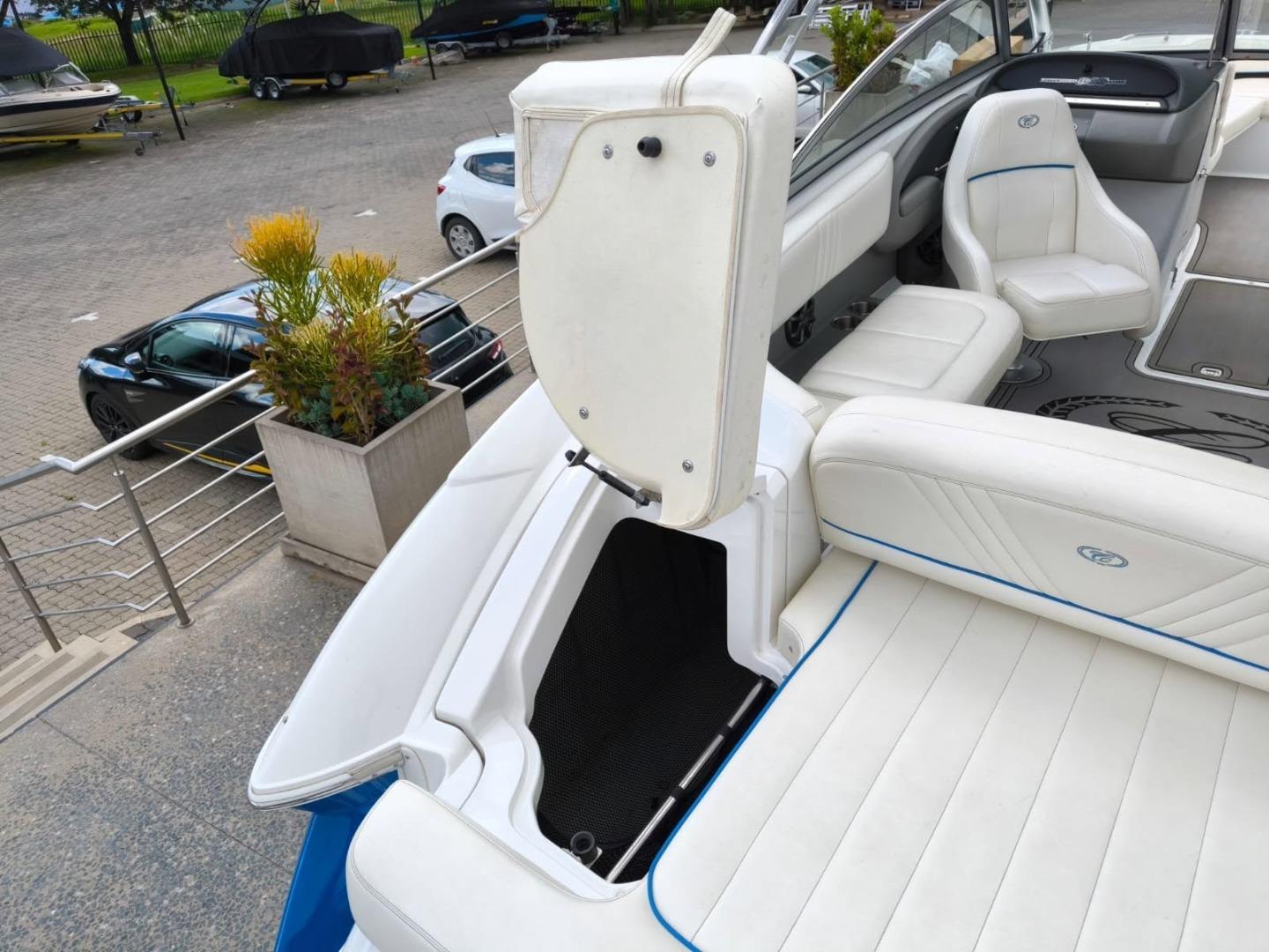 Cobalt 242 WSS w/ 8.2Lt V8 Mercruiser MPI (430Hp) & Bravo3 Gearbox WINTER SPECIAL!! Linex