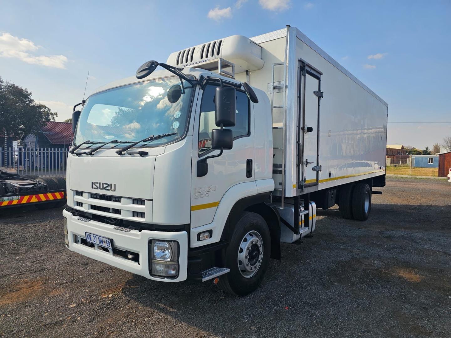 Isuzy 900 8 Ton Fridge Platinum Truck Centre