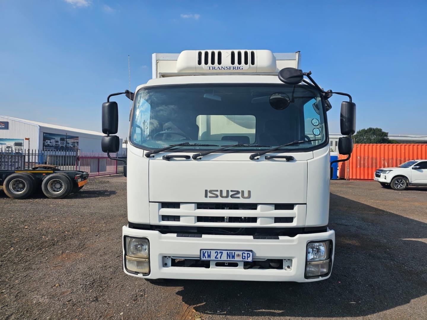 Isuzy 900 8 Ton Fridge Platinum Truck Centre