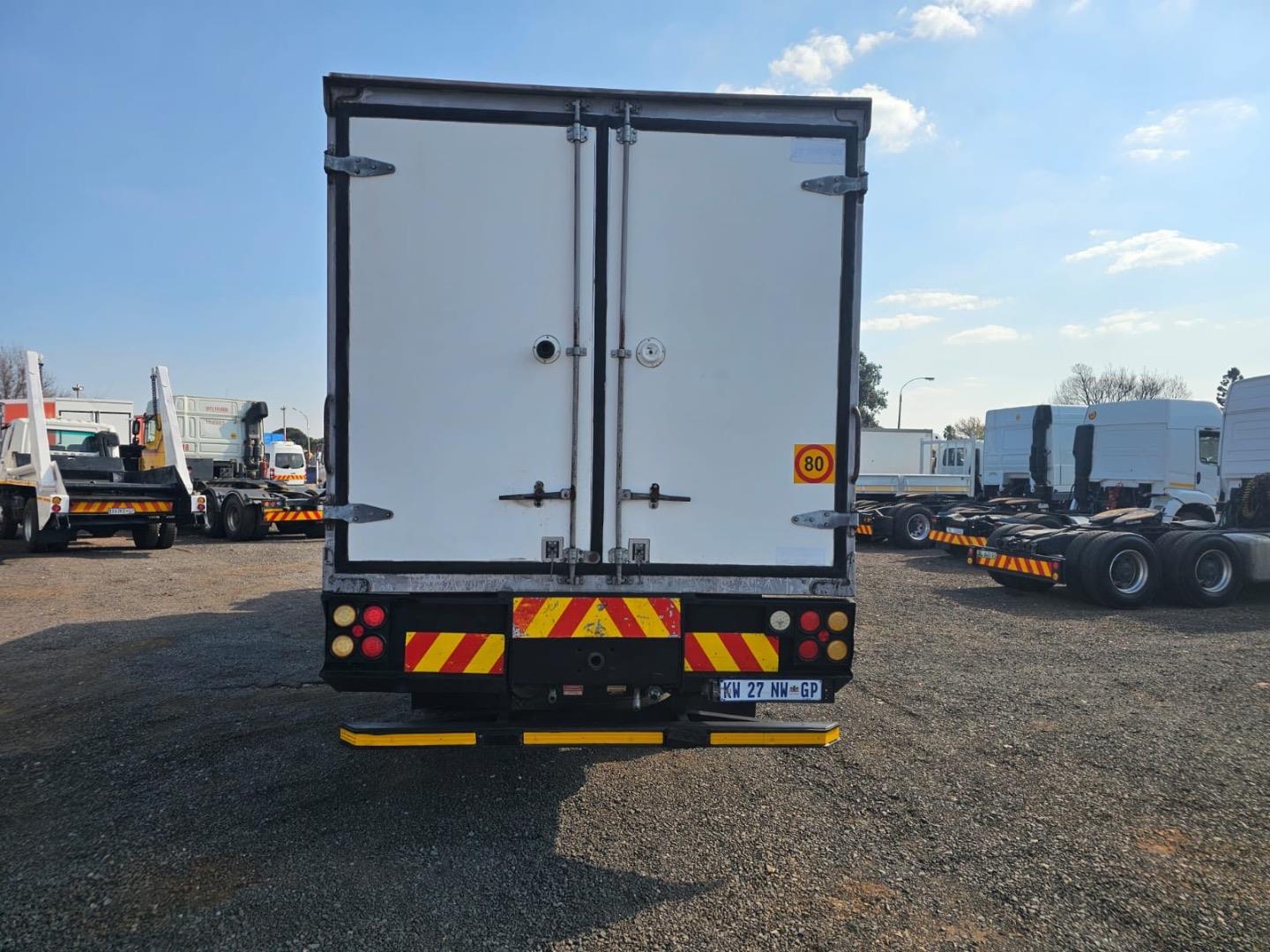 Isuzy 900 8 Ton Fridge Platinum Truck Centre