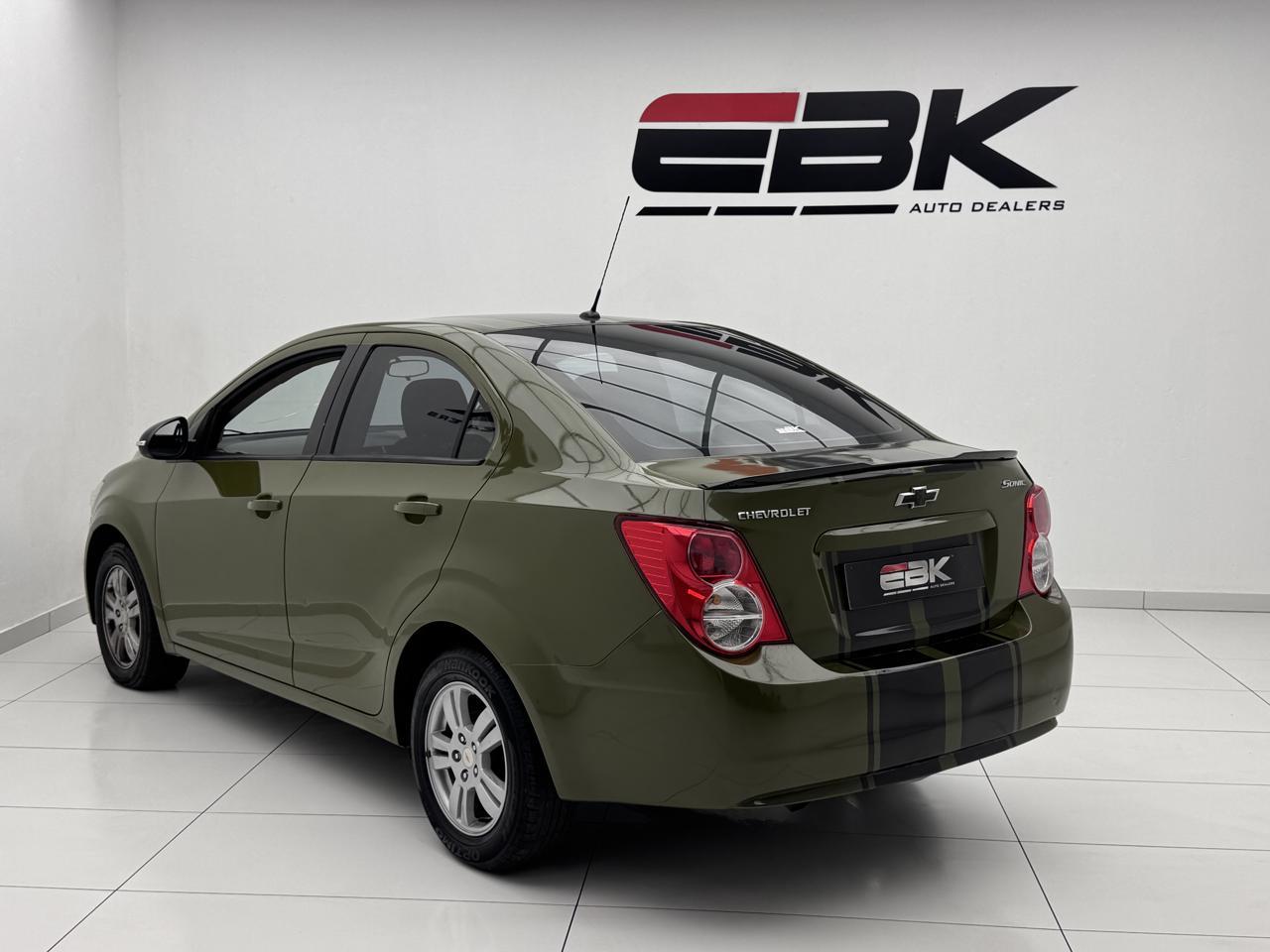 Chevrolet Sonic Sedan 1.6 LS Auto EBK Diagonal Street