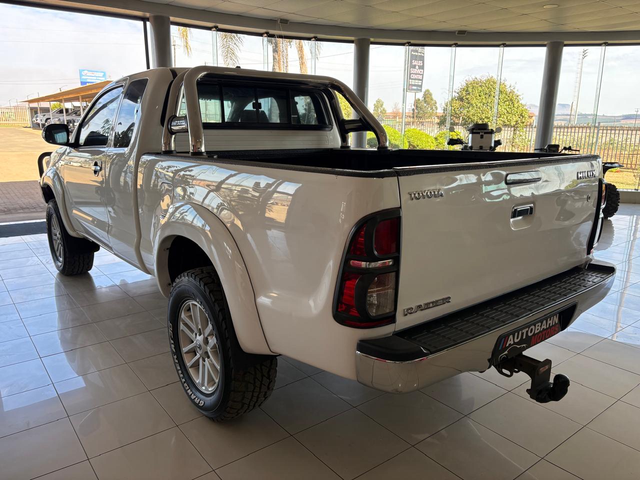 Toyota Hilux 3.0D-4D Xtra Cab Raider Autobahn Auto