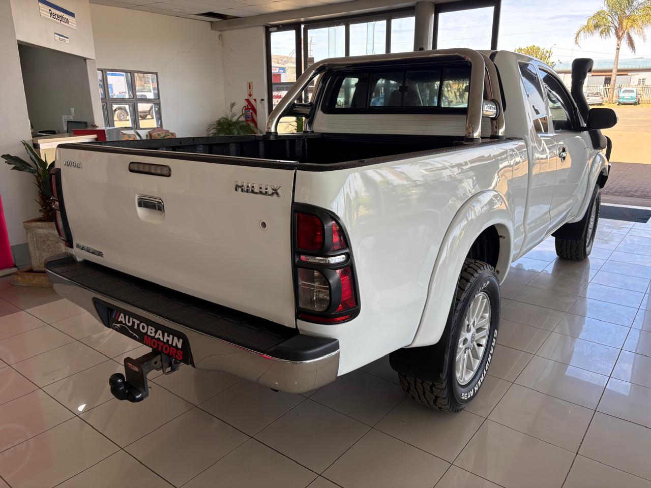 Toyota Hilux 3.0D-4D Xtra Cab Raider Autobahn Auto