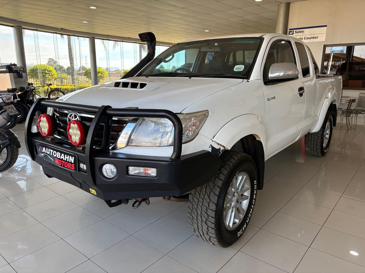 Toyota Hilux 3.0D-4D Xtra Cab Raider Autobahn Auto